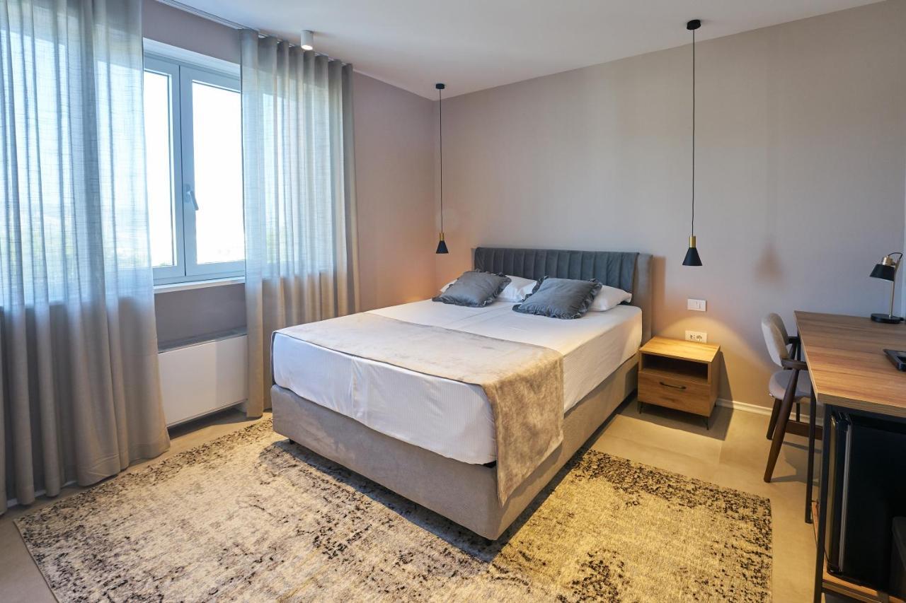Dolcemente Garni Hotel Superior Изола Екстериор снимка